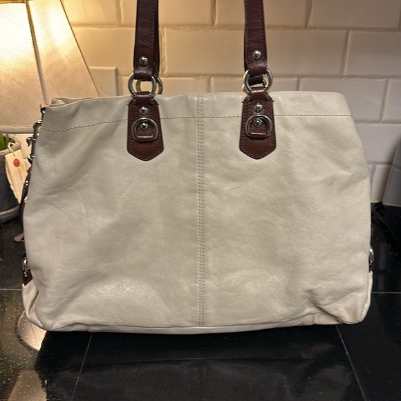 Coach leather bag! - Picture 14 of 16
